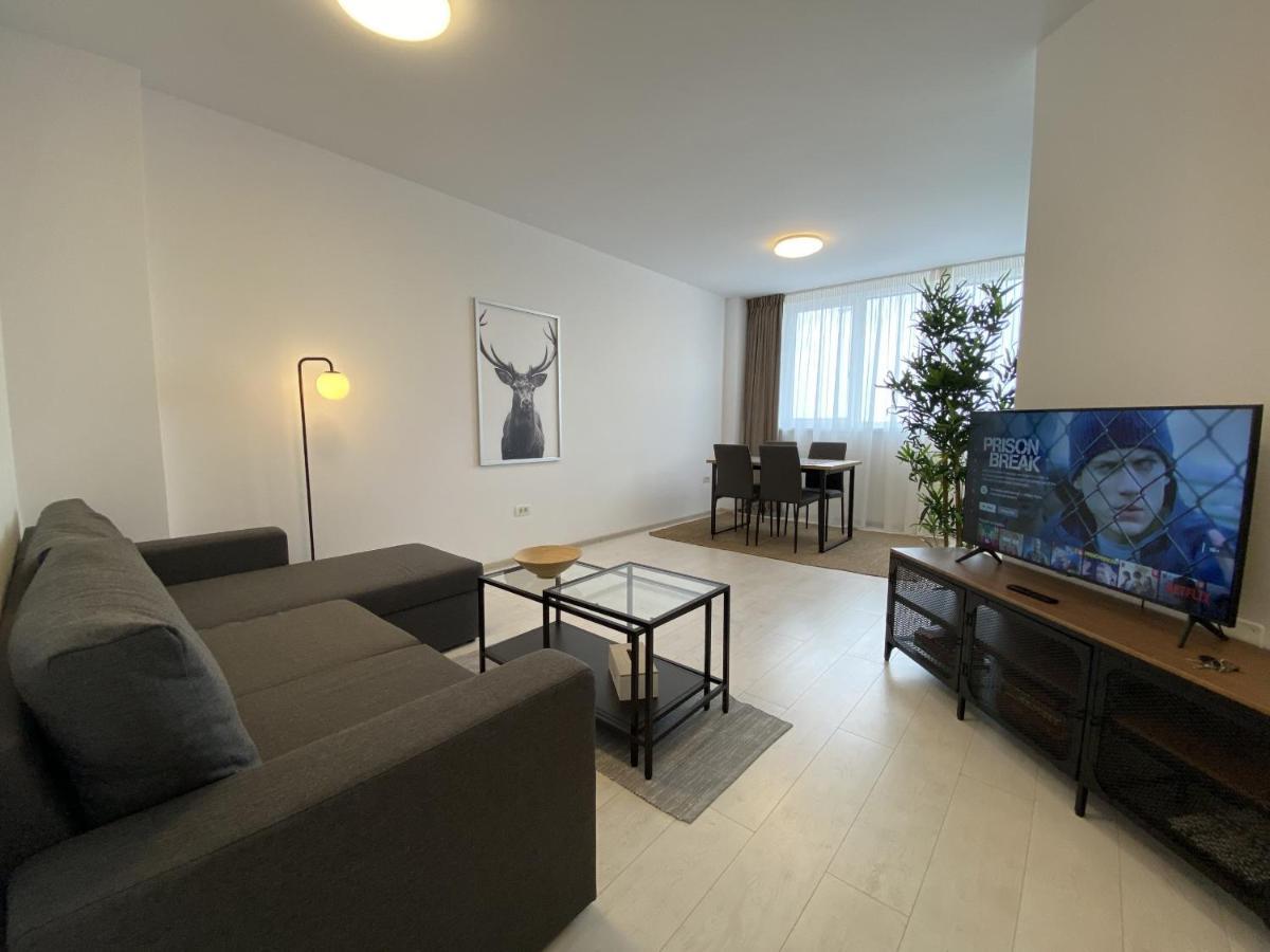 Charming Flat In Brasov With Balcony Panoramic View Apartment Exterior photo